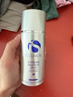 Is clinical extreme protect sunscreen